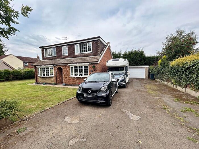 4 Bedroom Detached House For Sale In High Street, Barmby-On-The-Marsh, DN14