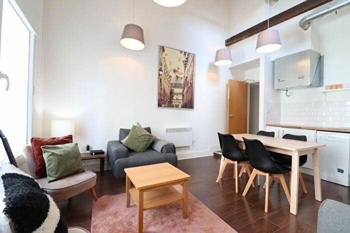 2 Bedroom Flat To Rent In The Guildhall Tavern (), Guildhall Place, Cardiff, CF10