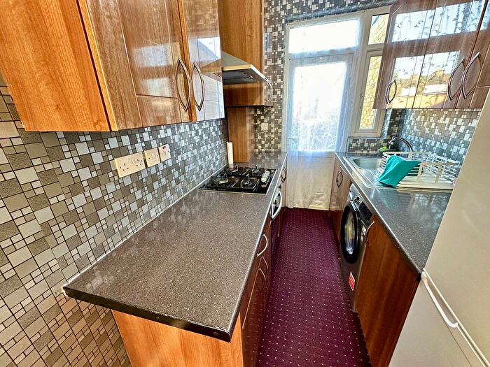 3 Bedroom Terraced House To Rent In Wentworth Road, Southall, UB2