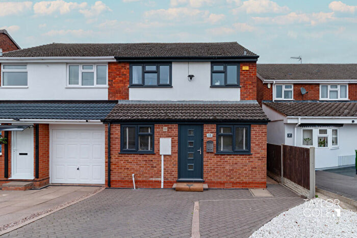 3 Bedroom Semi-Detached House For Sale In St Peters Close, Kettlebrook, B77