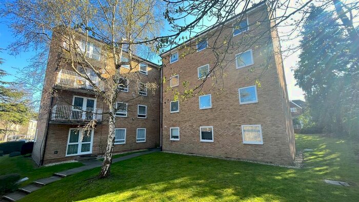 2 Bedroom Flat To Rent In Ventnor Road, Sutton, SM2