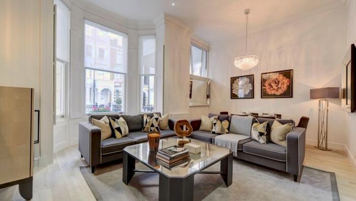 4 Bedroom Flat To Rent In Somerset Court, Lexham Gardens W8