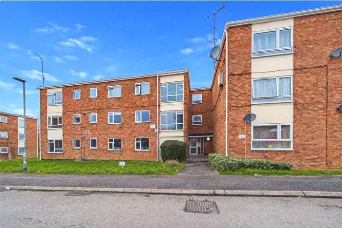 2 Bedroom Flat For Sale In Colliers Way, Reading, Berkshire, RG30