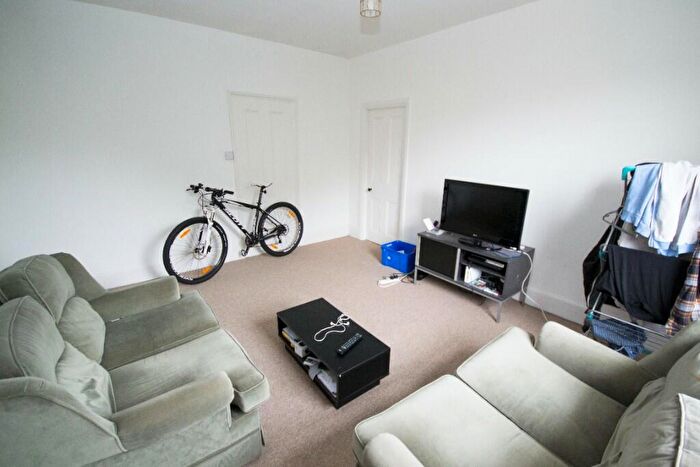 2 Bedroom Flat To Rent In Selborne Road, Hove, East Sussex, BN3