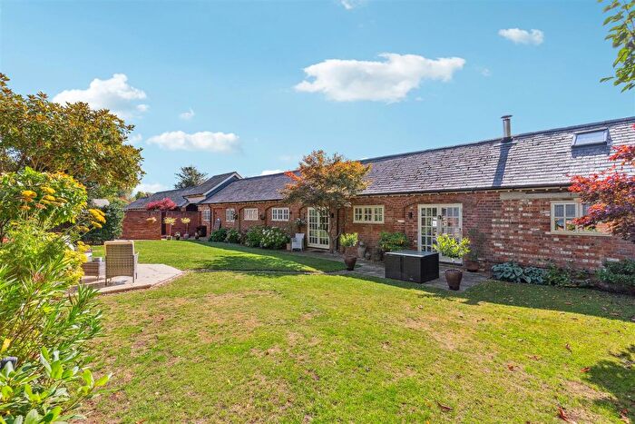 3 Bedroom Barn Conversion For Sale In Shucklow Hill, Little Horwood, MK17