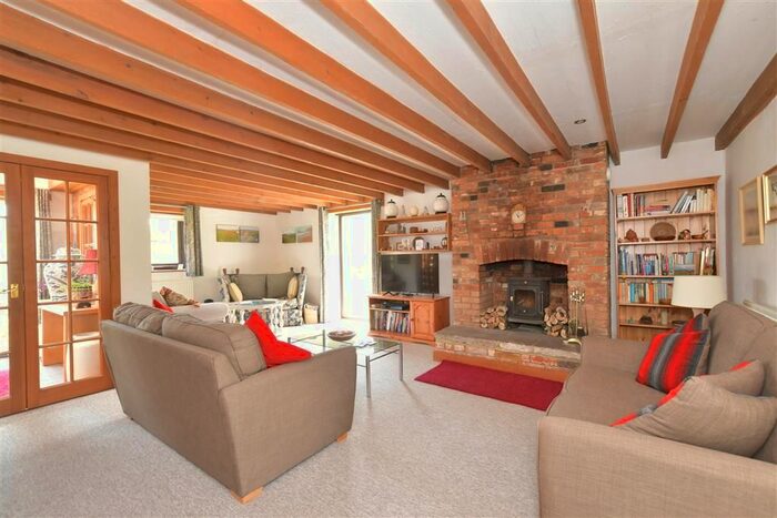 5 Bedroom Detached House For Sale In Bowcombe Road, Newport, Isle Of Wight, PO30