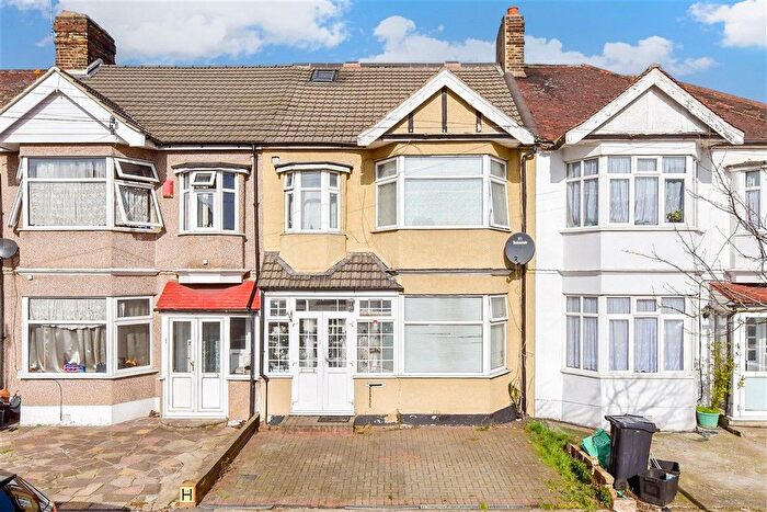4 Bedroom Terraced House For Sale In Lyndhurst Gardens, Newbury Park, Ilford, Essex, IG2