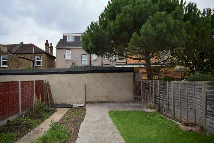 1 Bedroom Ground Flat To Rent In Mayfair Avenue, Ilford, IG1