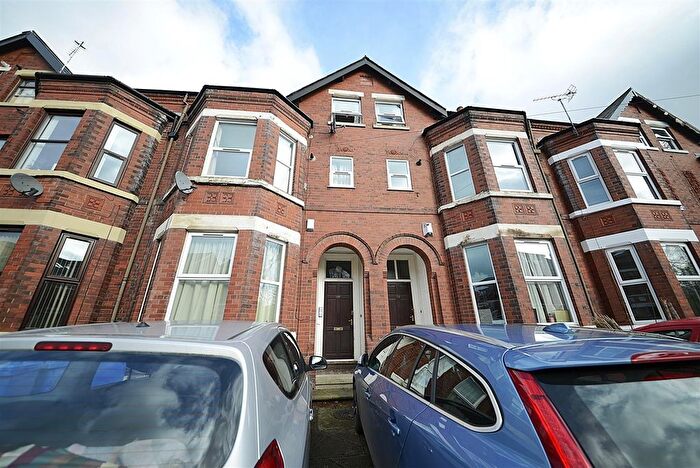 3 Bedroom Flat To Rent In Central Road, West Didsbury, M20
