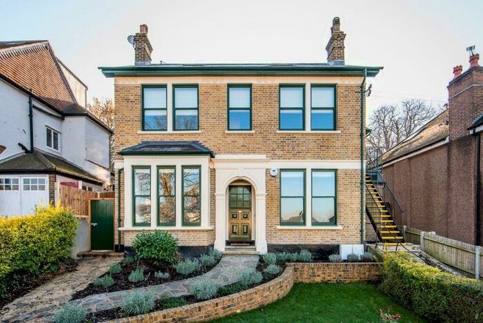 3 Bedroom Flat To Rent In Duncombe Hill London, SE23