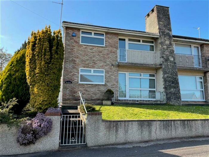 3 Bedroom Semi-Detached House To Rent In Stanbridge Close, Downend, Bristol, BS16