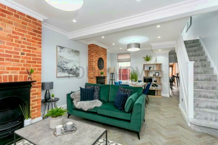 5 Bedroom House To Rent In Carisbrooke Road, Walthamstow, London, E17