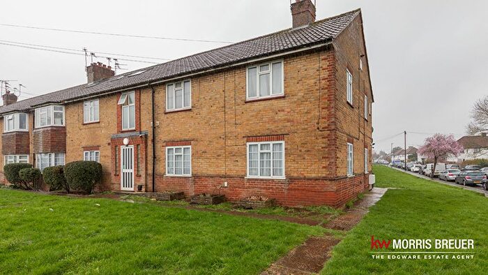 2 Bedroom Flat For Sale In The Fairway Mill Hill, London, NW7