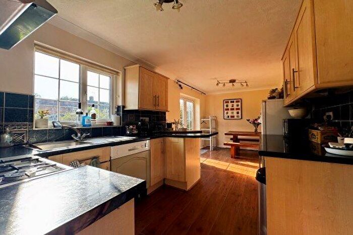 3 Bedroom Semi-Detached House To Rent In Wiston Avenue, Worthing, BN14