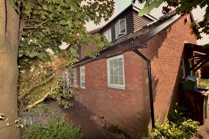 1 Bedroom End Of Terrace House To Rent In Bedroom End Of Terrace House, Oakwood Rise, Tunbridge Wells, TN2