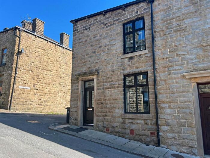 2 Bedroom House To Rent In Union Street, Rawtenstall, Rossendale, BB4
