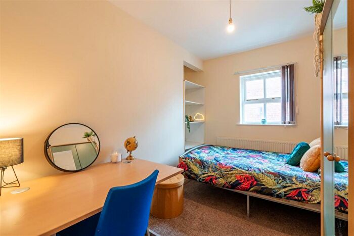 6 Bedroom Flat To Rent In Gell Street, Sheffield, S3