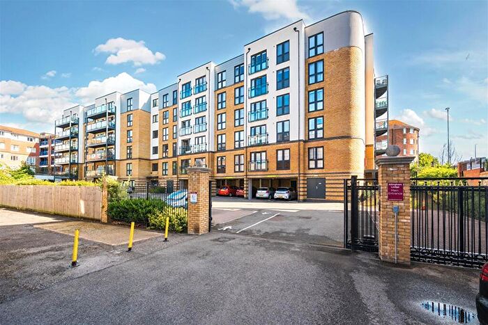 1 Bedroom Retirement Property For Sale In Allingham Lodge, Eastbourne, BN21