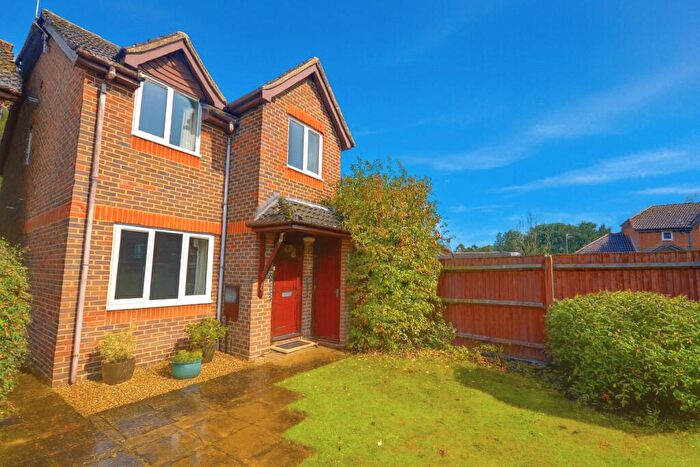 3 Bedroom Detached House To Rent In Brook Mead, Milford, Godalming, Surrey, GU8