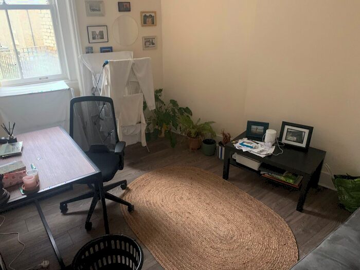 2 Bedroom Flat To Rent In Landor Road, London, SW9