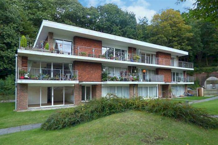 2 Bedroom Flat To Rent In Flat /Brisbane House, The Fairway, Midhurst, West Sussex, GU29