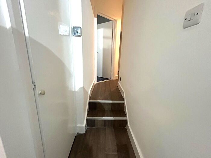 2 Bedroom Apartment To Rent In Grosvenor Road, Wanstead, London, E11
