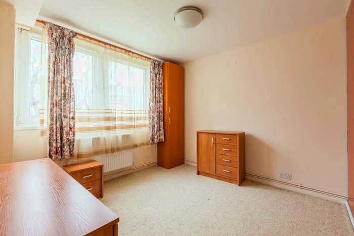 1 Bedroom Flat To Rent In Moody Street, Stepney, London, E1