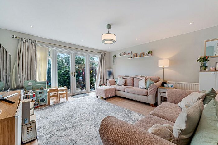 3 Bedroom Link Detached House For Sale In Belmont Road, Widnes, WA8