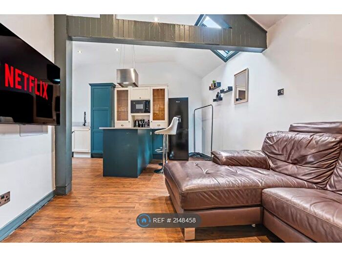 3 Bedroom Flat To Rent In Sheffield, Sheffield, S10