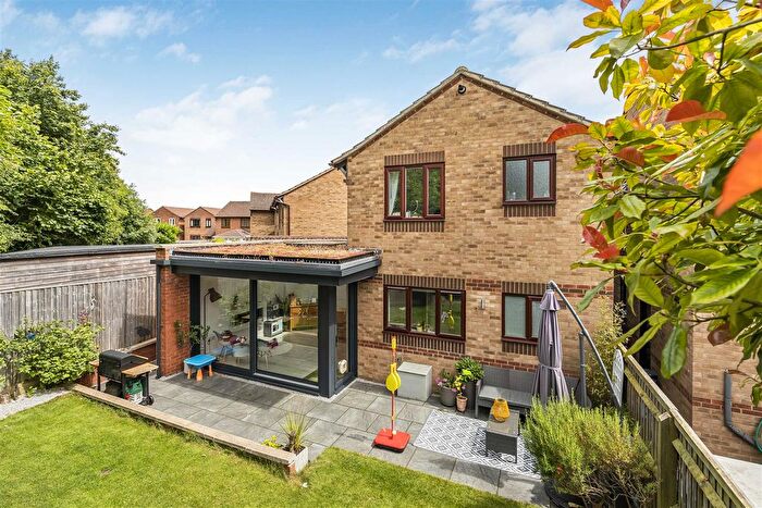 3 Bedroom Property For Sale In Lime Crescent, Bicester, OX26