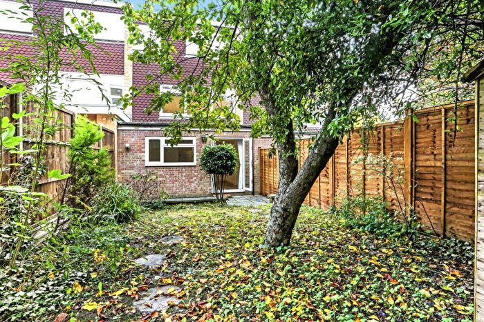 1 Bedroom Flat To Rent In Portland Terrace, Harvey Rd, Town Centre, Guildford, GU1
