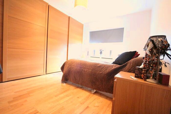 2 Bedroom Flat To Rent In The Green, London, N21