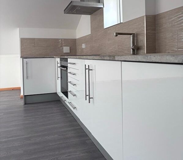 4 Bedroom Flat To Rent In Hertford Road, Enfield, EN3