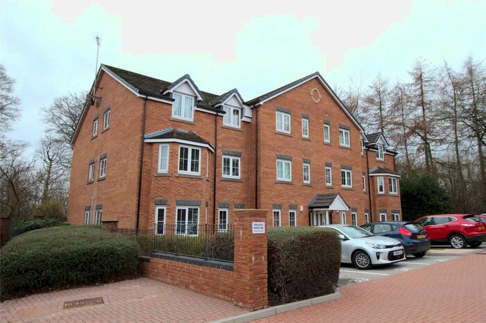 2 Bedroom Flat To Rent In Pennyfield Close, Leeds, West Yorkshire, LS6