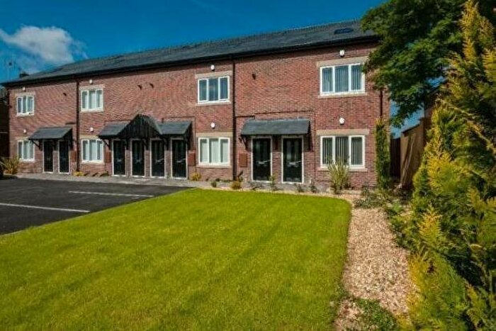 2 Bedroom Flat To Rent In Lodge Place, Widnes, WA8