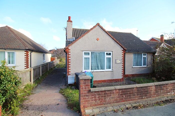 2 Bedroom Bungalow For Sale In St. Asaph Avenue, Kinmel Bay, Conwy, LL18