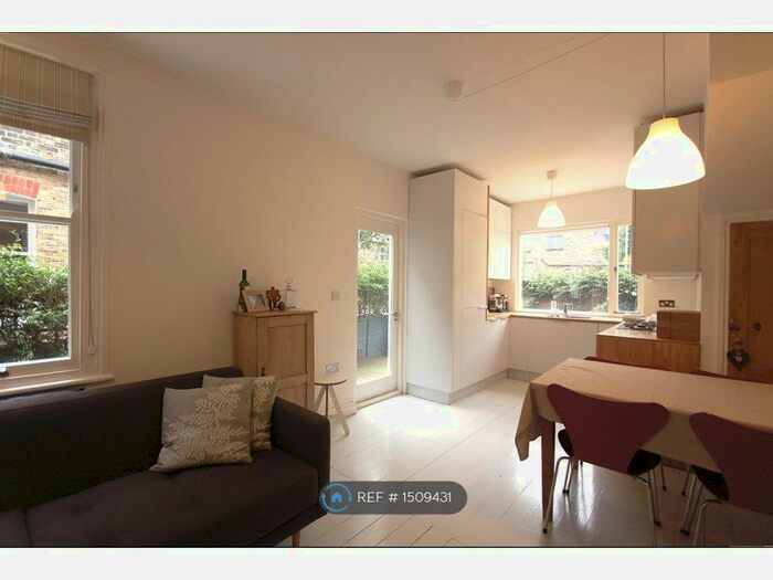 2 Bedroom Maisonette To Rent In Penwith Road, London, SW18