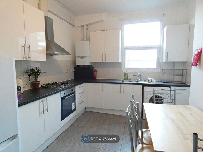 4 Bedroom Terraced House To Rent In Stoke Newington Road, London, N16