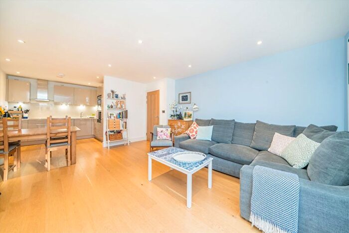 1 Bedroom Flat To Rent In Skerne Road, Kingston, KT2