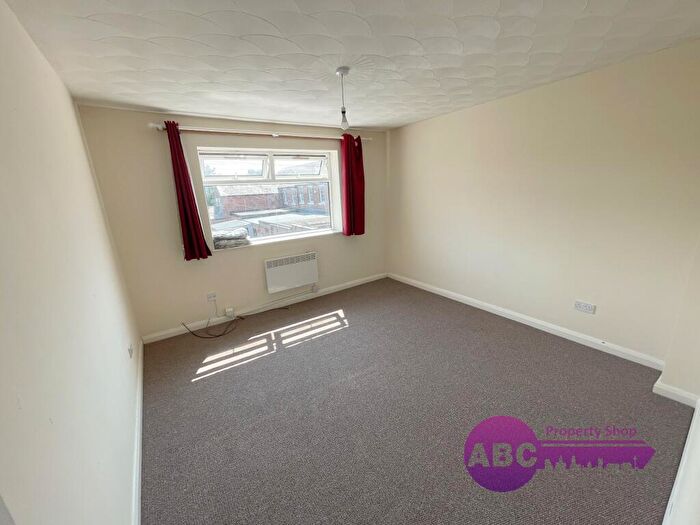 1 Bedroom Flat To Rent In Station Road, Ellesmere Port, Cheshire, CH65