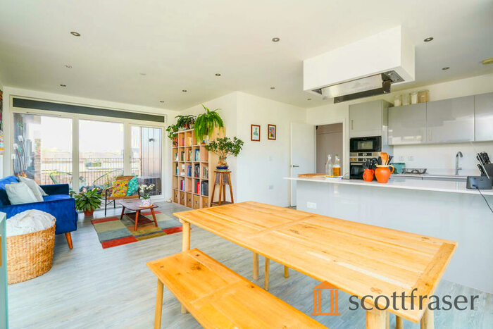 2 Bedroom Apartment To Rent In Barton Park, Headington, OX3