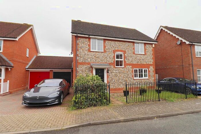 3 Bedroom Detached House To Rent In Framlingham Way, Great Notley, Braintree, CM77