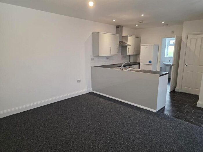 House To Rent In Holly Lane, Ilford, IG3
