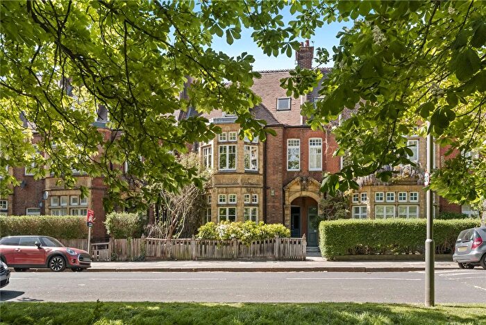 4 Bedroom Terraced House For Sale In Wandsworth Common West Side, Wandsworth, London, SW18