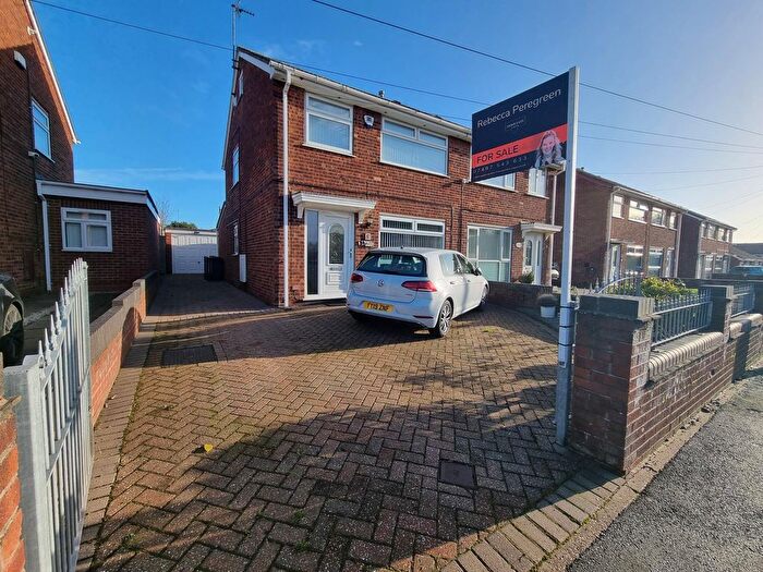 2 Bedroom Semi Detached House For Sale In Ark Royal, Hull, HU11