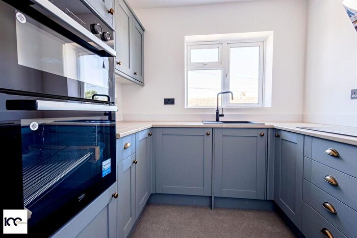 1 Bedroom Flat For Sale In Charing Crescent, Westgate-On-Sea, CT8
