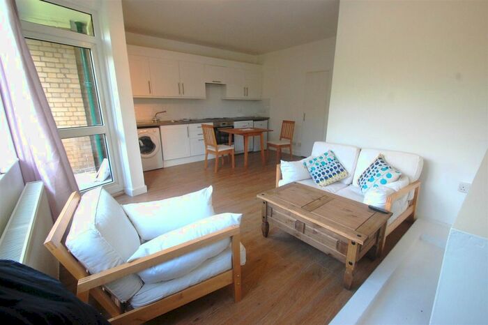 1 Bedroom Flat To Rent In Windlesham Grove, London, SW19