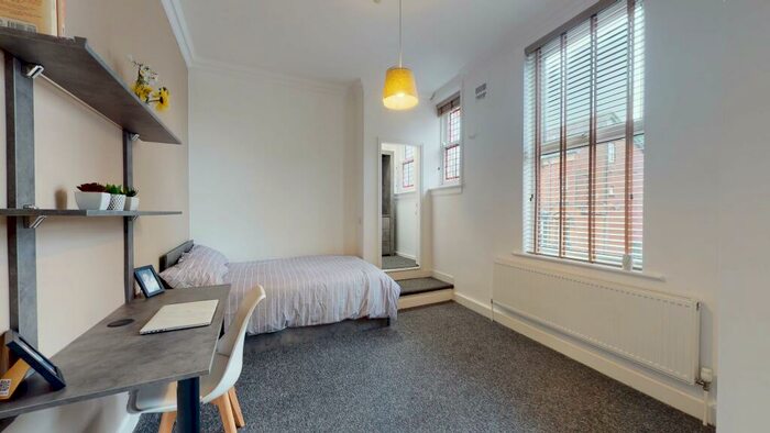 2 Bedroom Flat To Rent In Regent Park Avenue, Headingley, Leeds, LS6