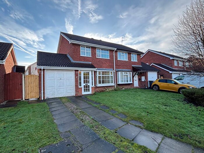 3 Bedroom Semi Detached House To Rent In Woodcock Gardens, Featherstone, Wolverhampton, WV10