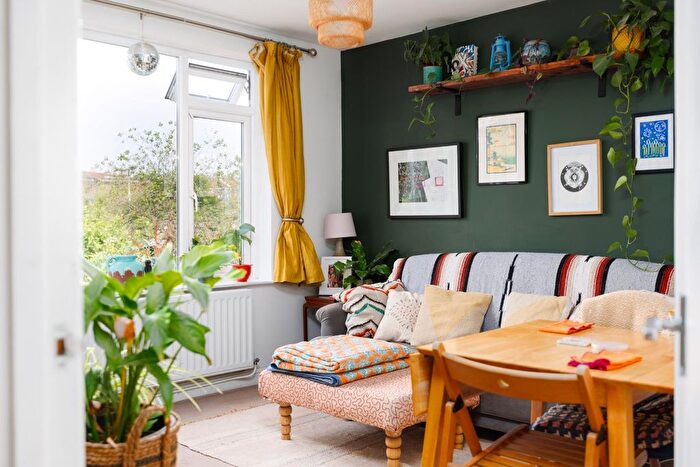 1 Bedroom Flat For Sale In Willada Close, Bedminster, BS3